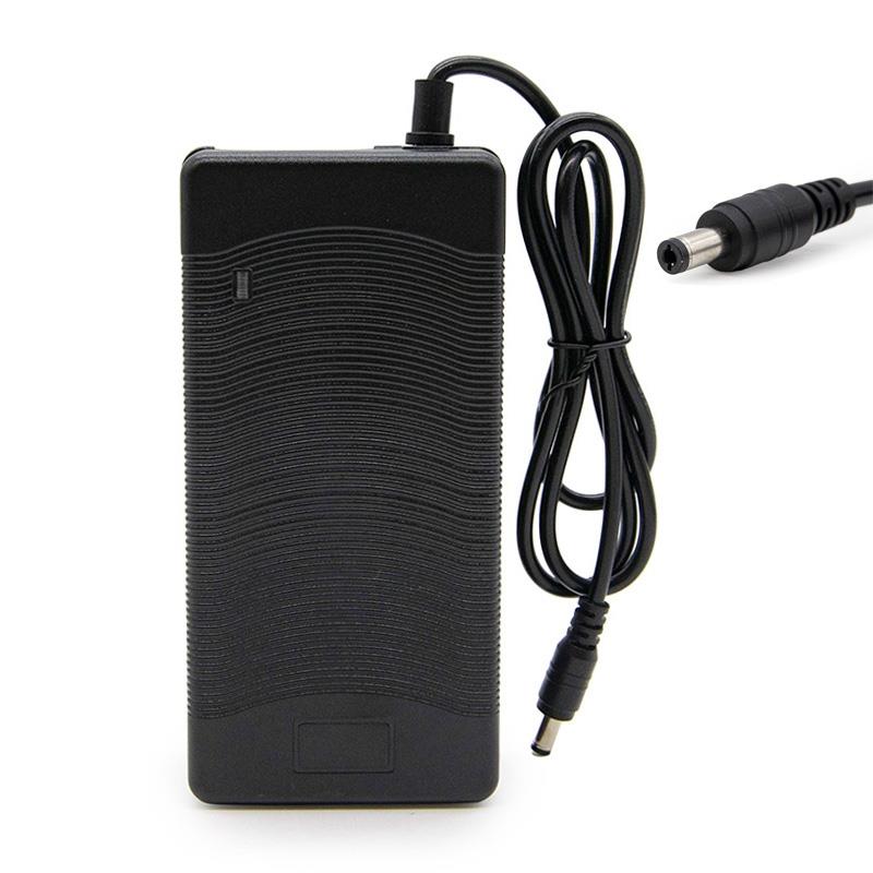 48V laddare (54,6 V) 3A DC 5,5 mm kontakt